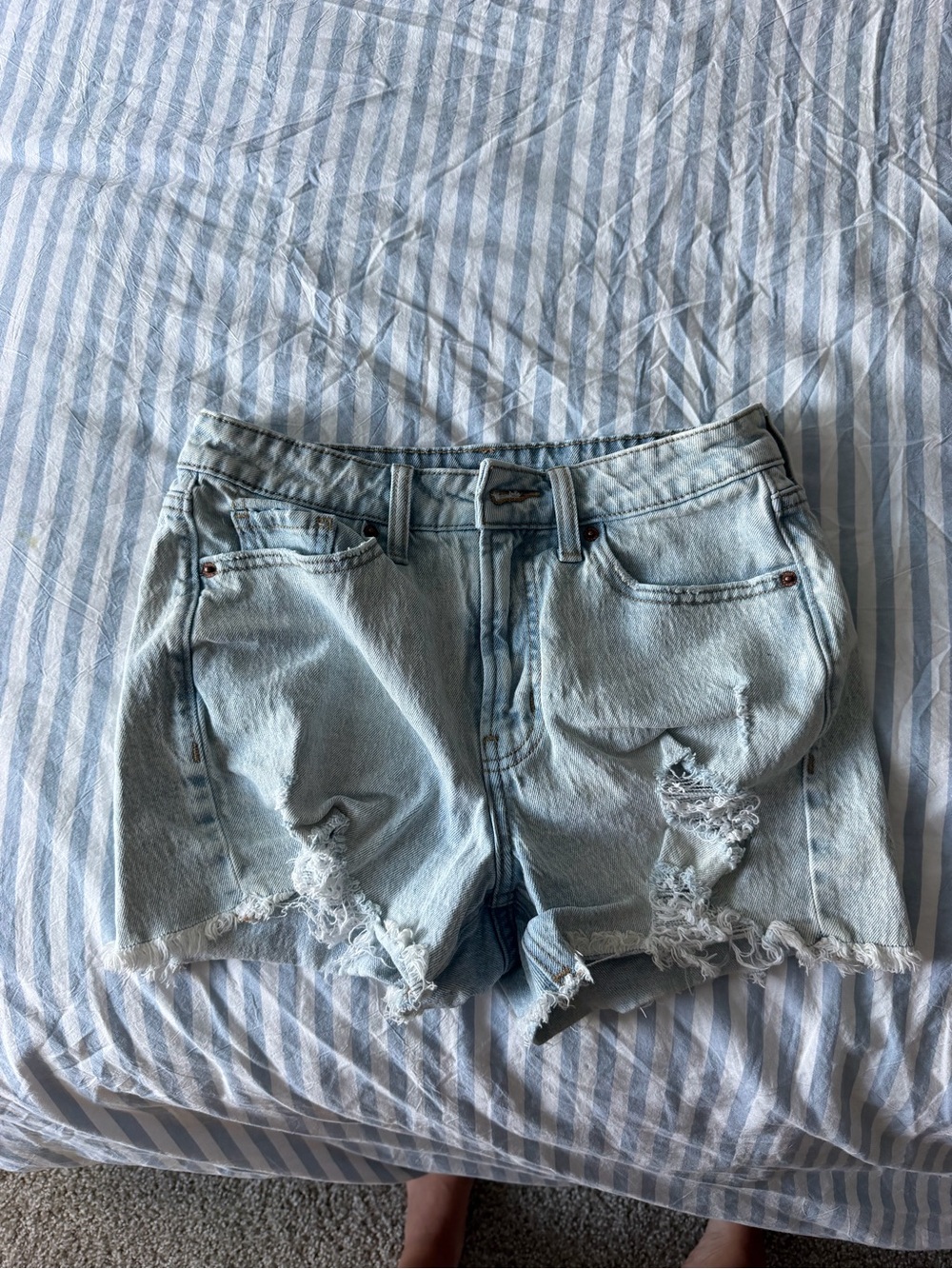 Old navy high waisted Light Blue Distressed Denim Women’s Shorts